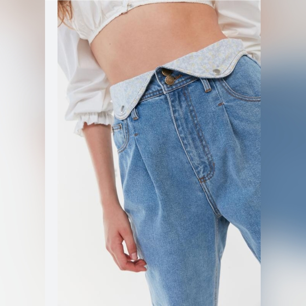 BDG urban outfitters highwasted fold over mom jeans size 27